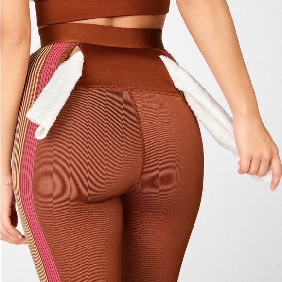 Ultra High-Waisted Seamless Stripe Legging Med fabletics Java - Picture 5 of 14